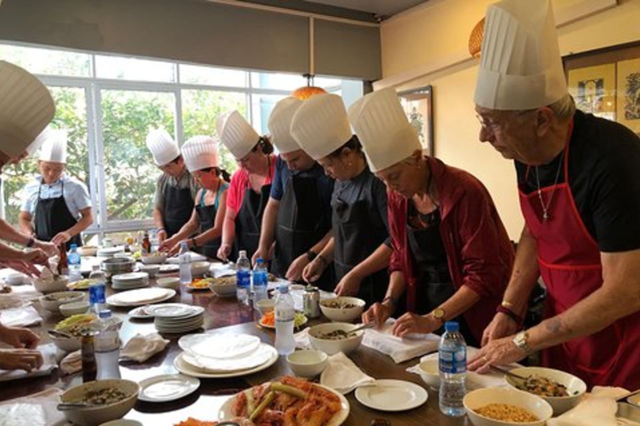 Corso di cucina vietnamita ad Hanoi con esperienza di mercato