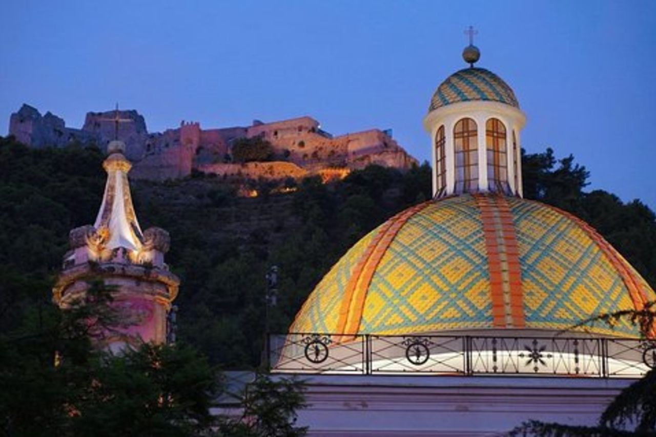 Scopri Salerno : Tour a piedi con una Guida Locale Esperta