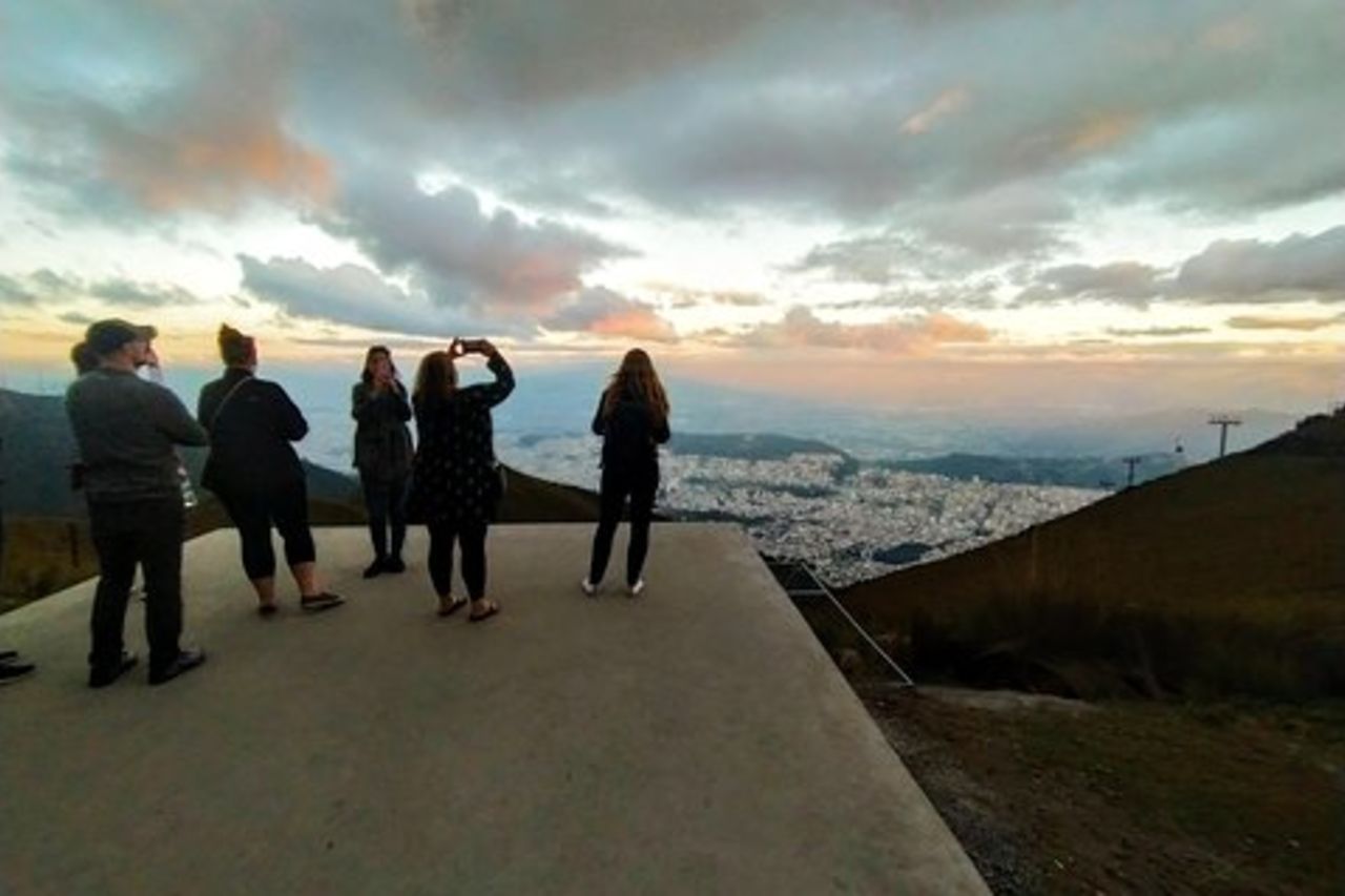 Mezzo del mondo e Funivia Tour privato