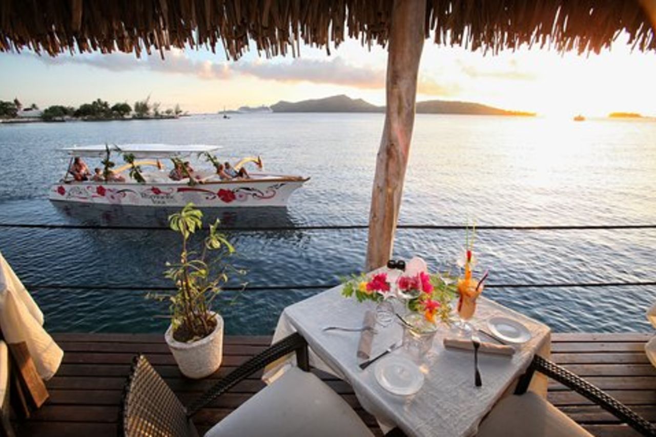 Bora Bora Crociera al tramonto e cena al ristorante St James