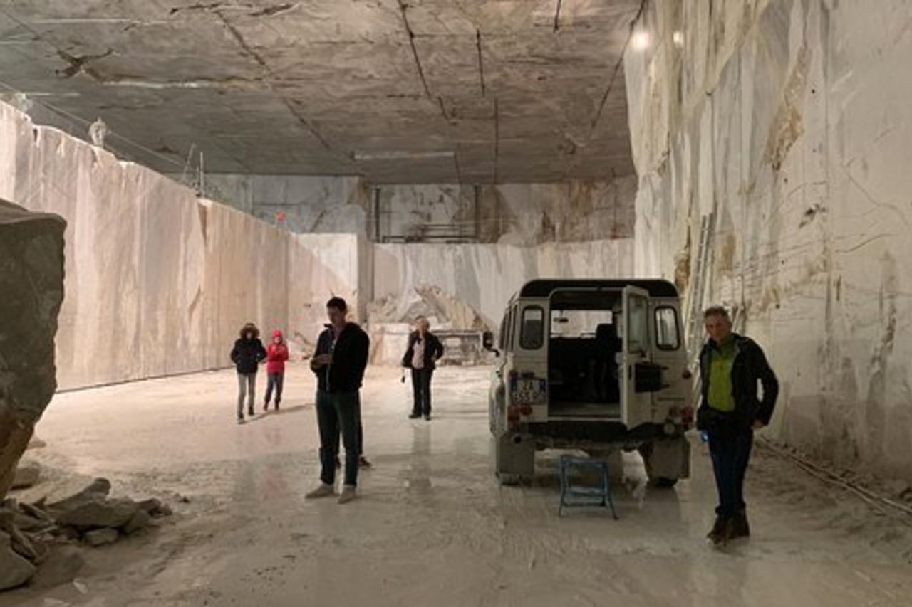 Tour PRIVATO nelle cave di marmo di Carrara con veicoli 4x4
