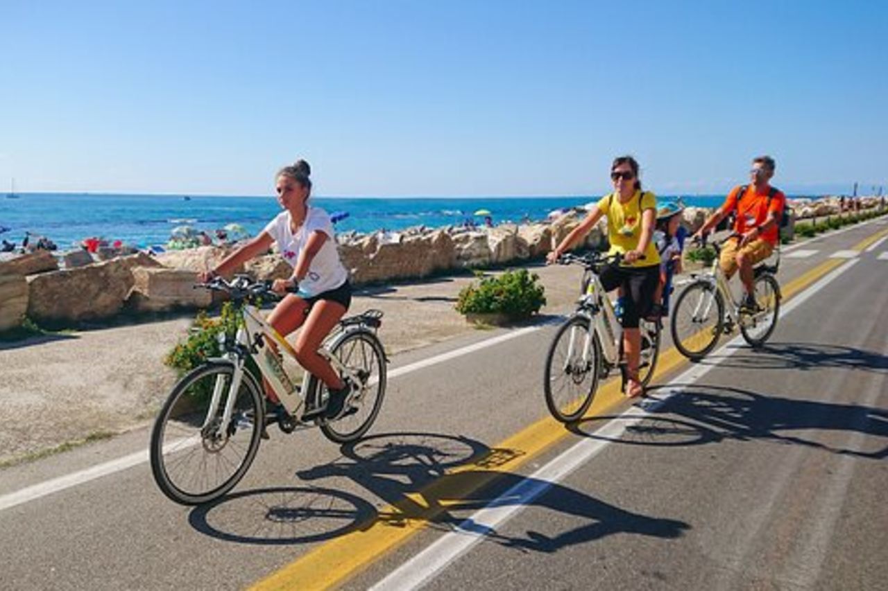 Tour di Pisa in bicicletta: The Road To The Sea