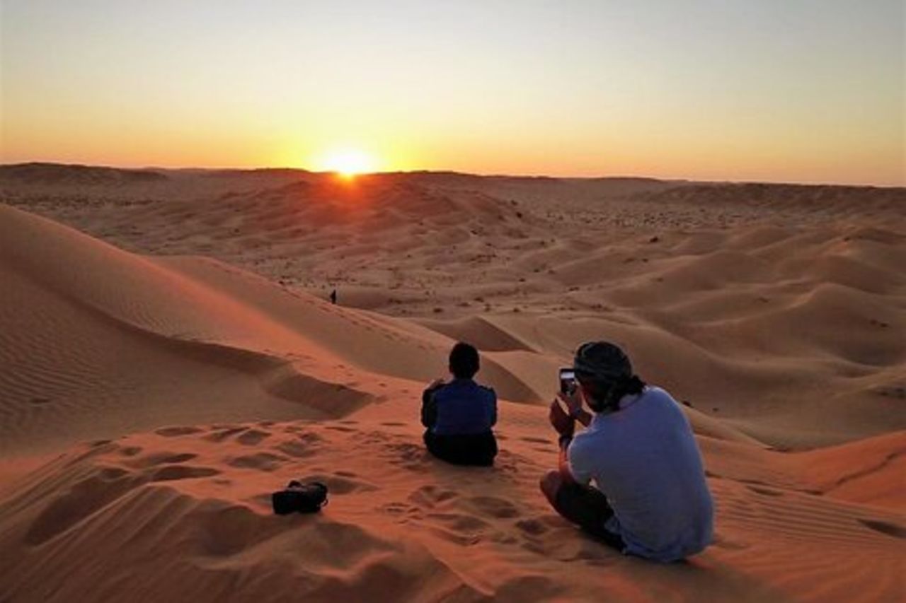 Safari al tramonto di Rub al Khali: tour privato in 4WD