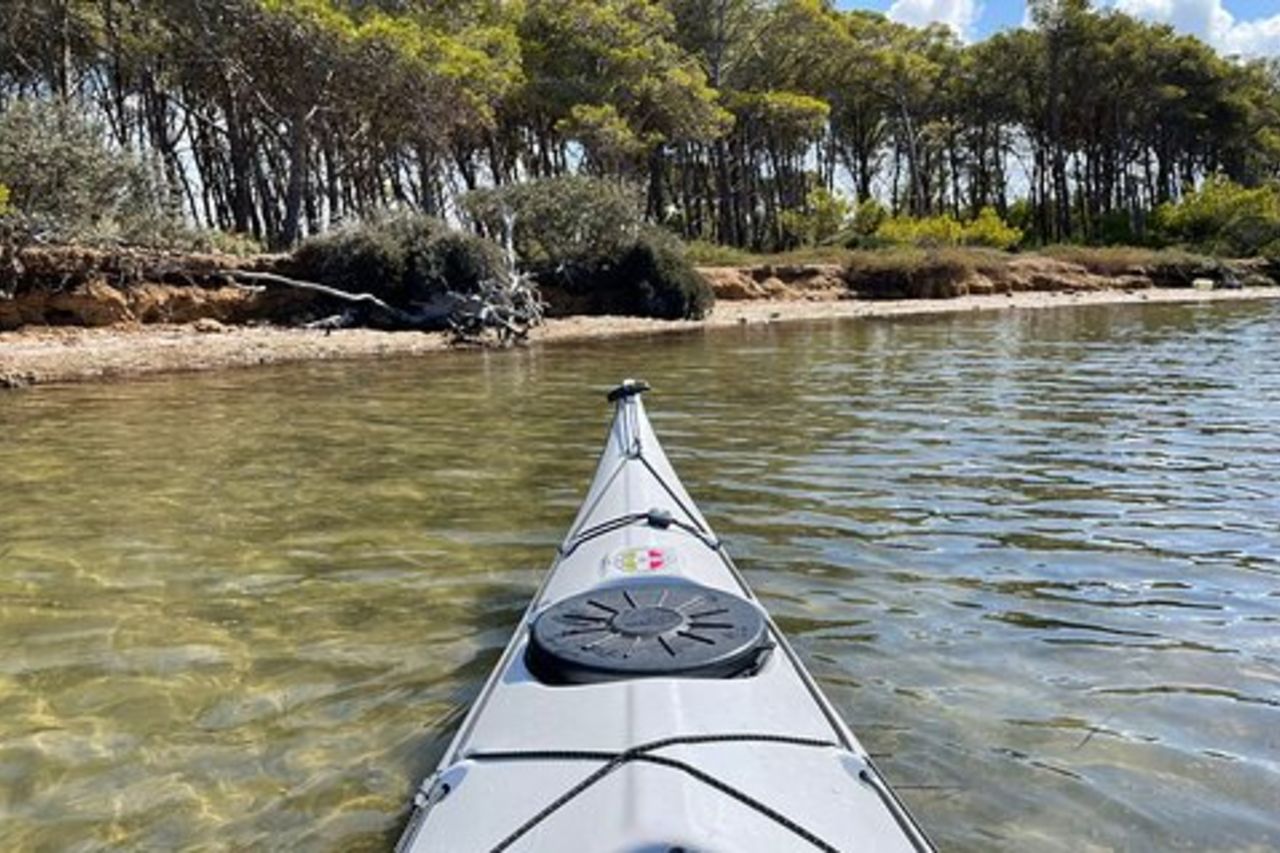 Tour guidato in kayak all'interno dello Stagnone di Marsala
