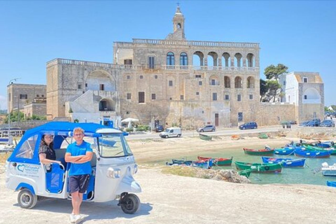 Polignano a Mare: Vintage Tour Privato in TukTuk