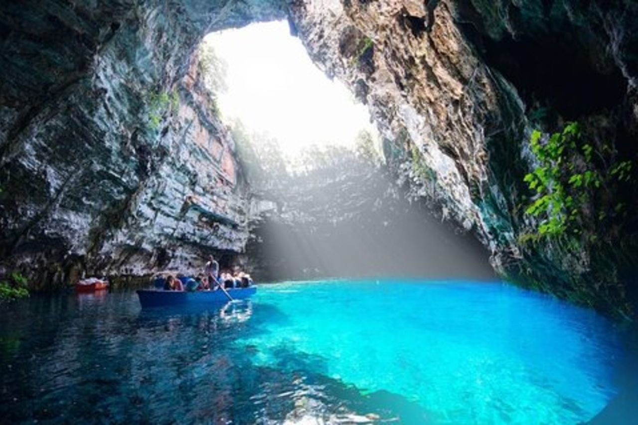 Tour di mezza giornata del lago Melissani e della grotta di Drogarati con Myrtos Swim