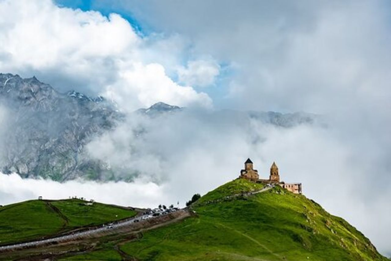 Tour privato di un giorno a Kazbegi da Tbilisi - Gergeti Trinity & Gudauri