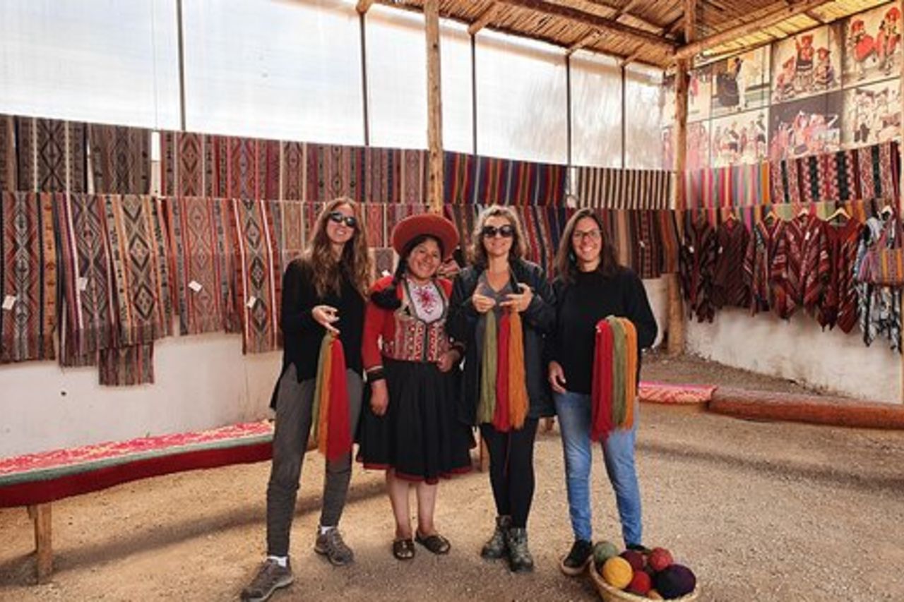 L'esperienza del laboratorio tessile nella regione di Cusco