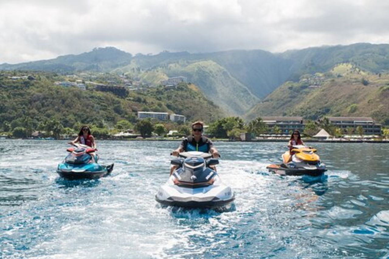 Escursione di 2 ore in moto d'acqua a Puna'auia