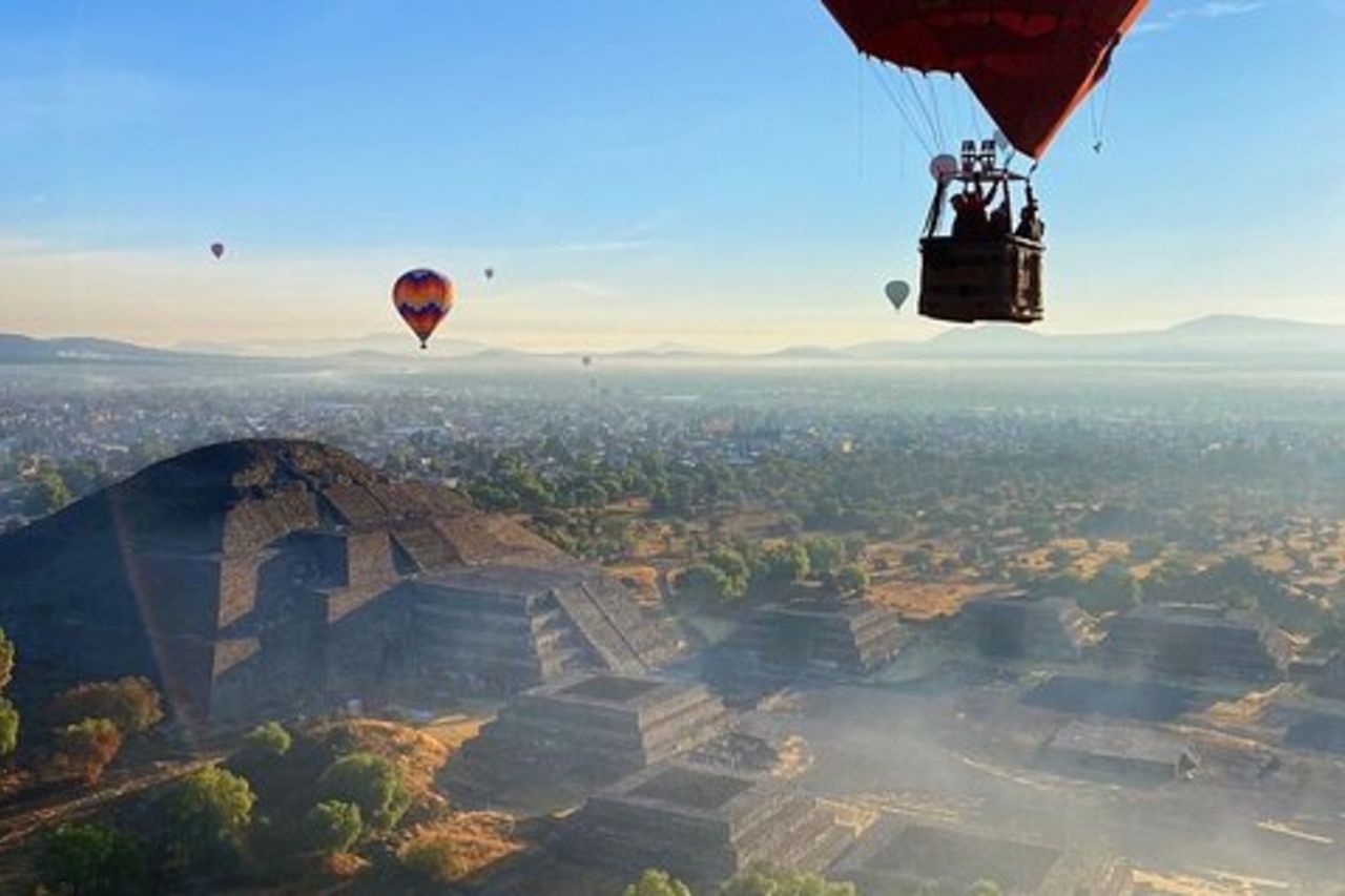 Volo in mongolfiera + colazione in una grotta + prelievo da Città del Messico o volo con noi