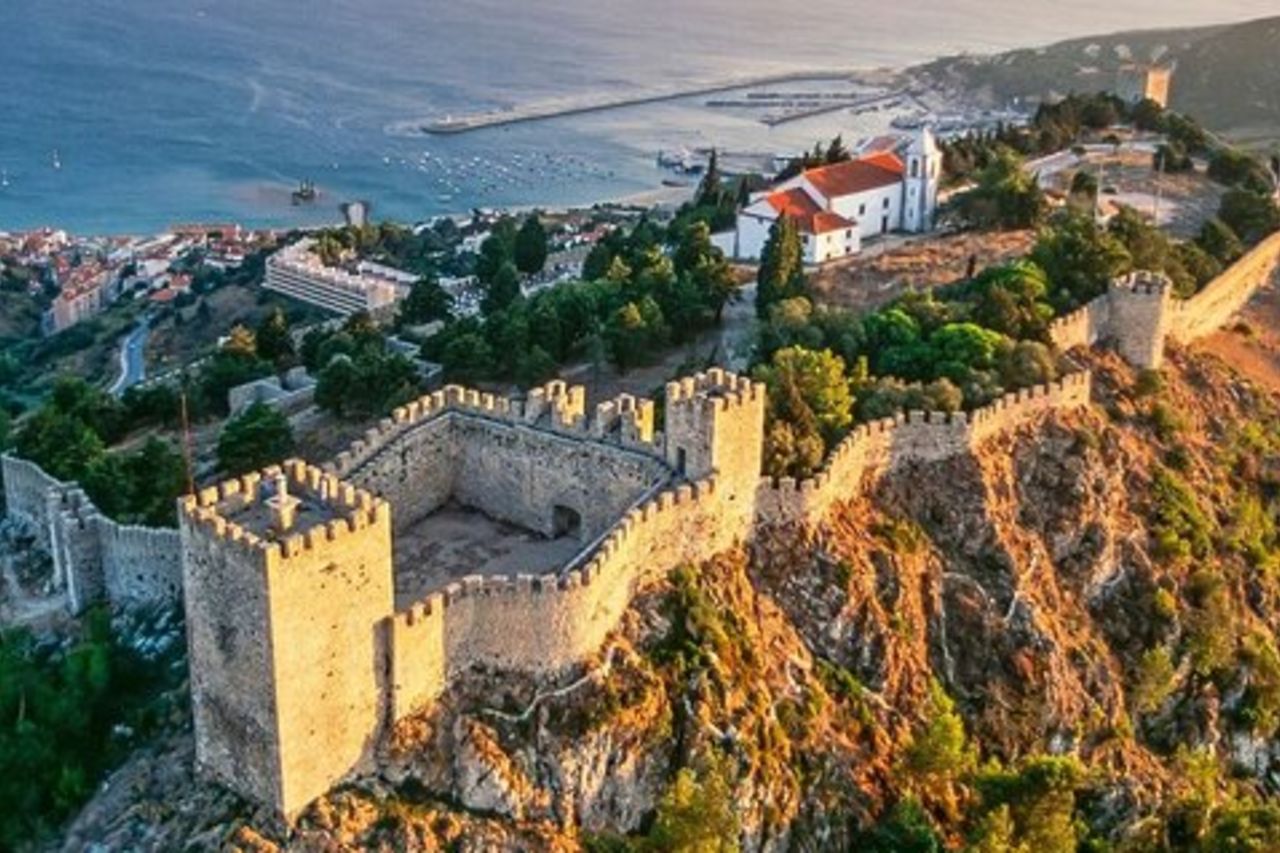 Da Lisbona : Arrábida & Sesimbra Gita di un giorno privata – Vino & Natura