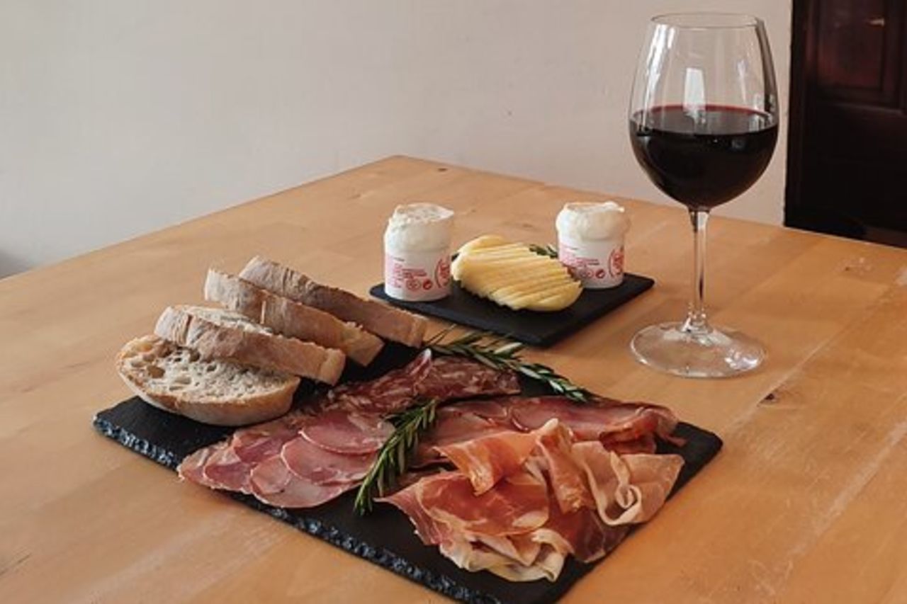 Tour privato di Ericeira: tour gastronomico di 10 degustazioni