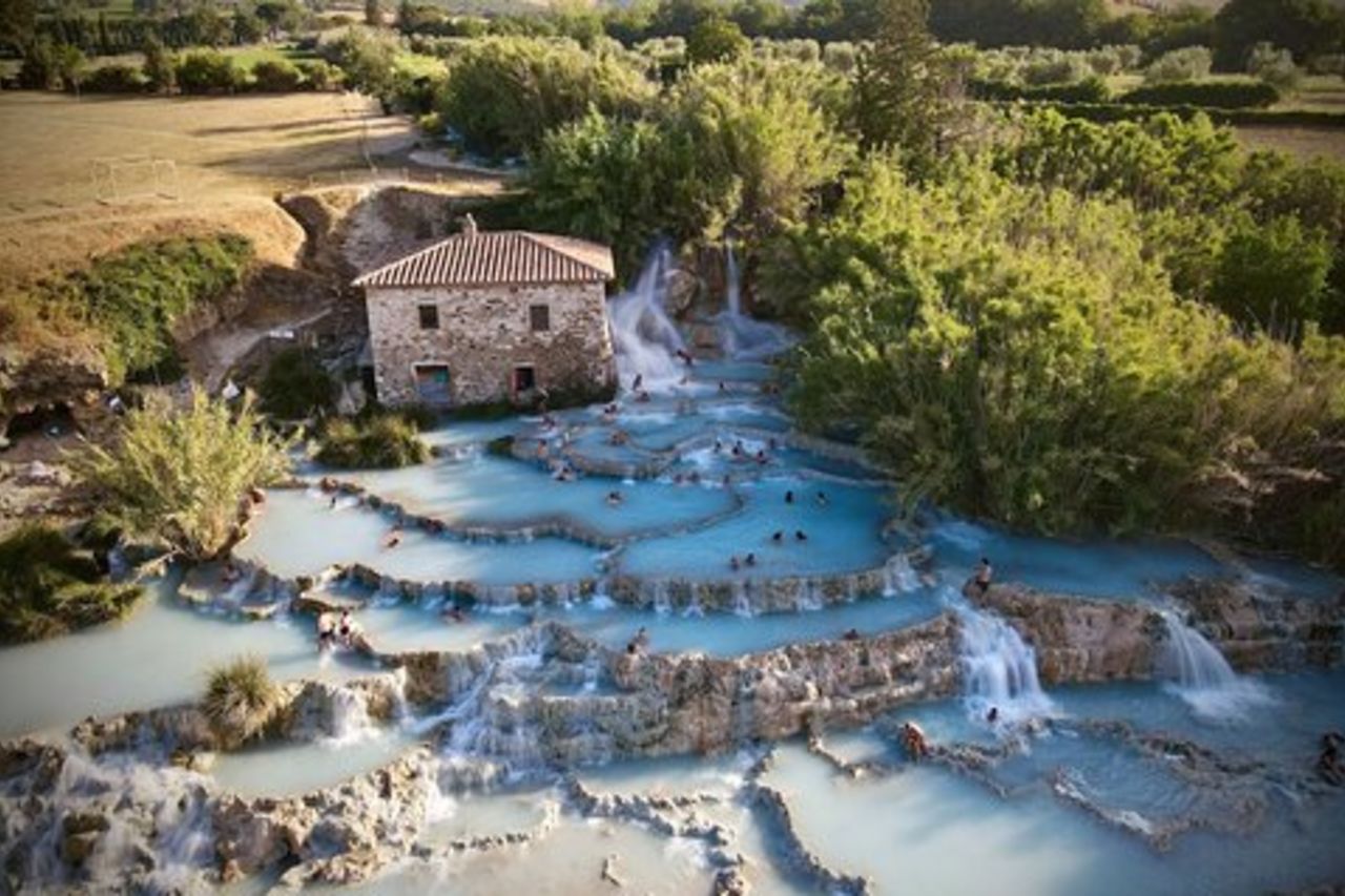 Tour guidato giornaliero a Saturnia e della magica Toscana