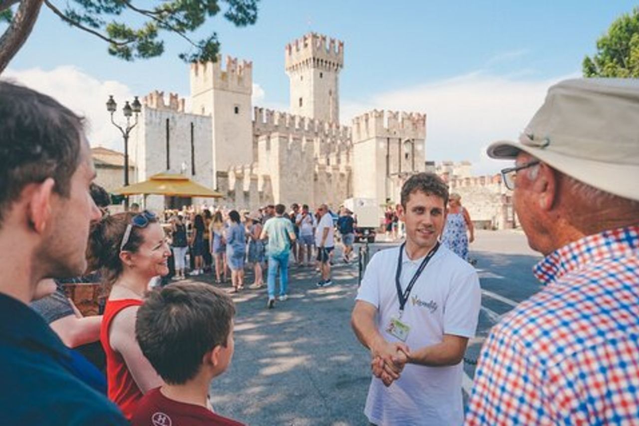 Il meglio di Sirmione: giro in Barca e Grotte di Catullo