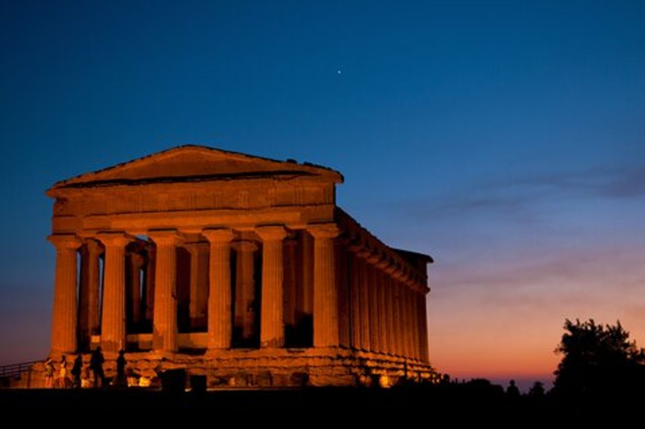 Tour al tramonto della Valle dei Templi con biglietto salta fila