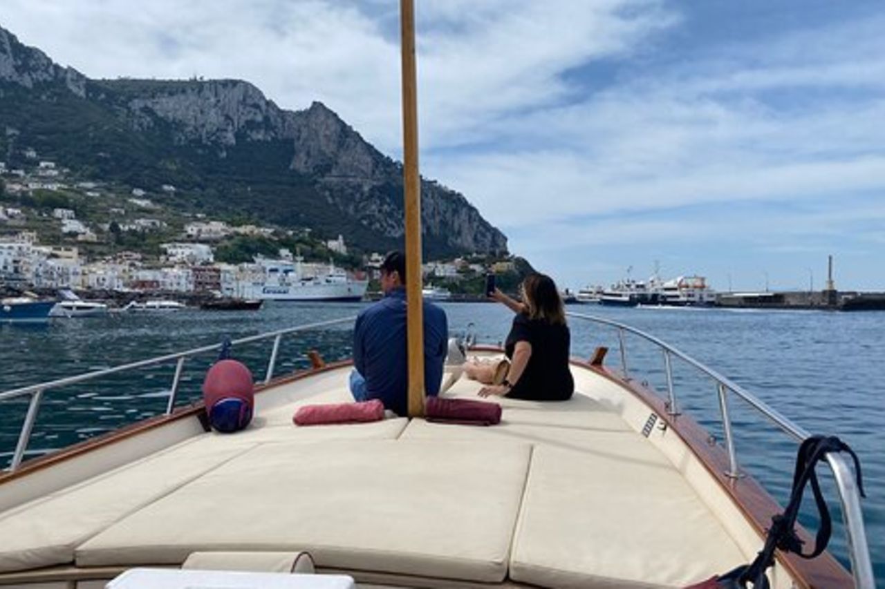Capri Private Boat Tour from Capri (3 Hours) with Blue Grotto
