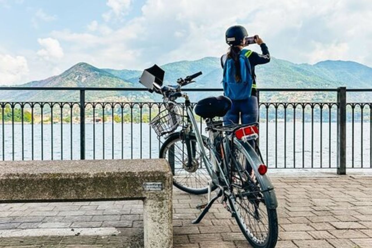 Lago di Como : tour della città in eBike guidato da un iPad e un Tour Leader