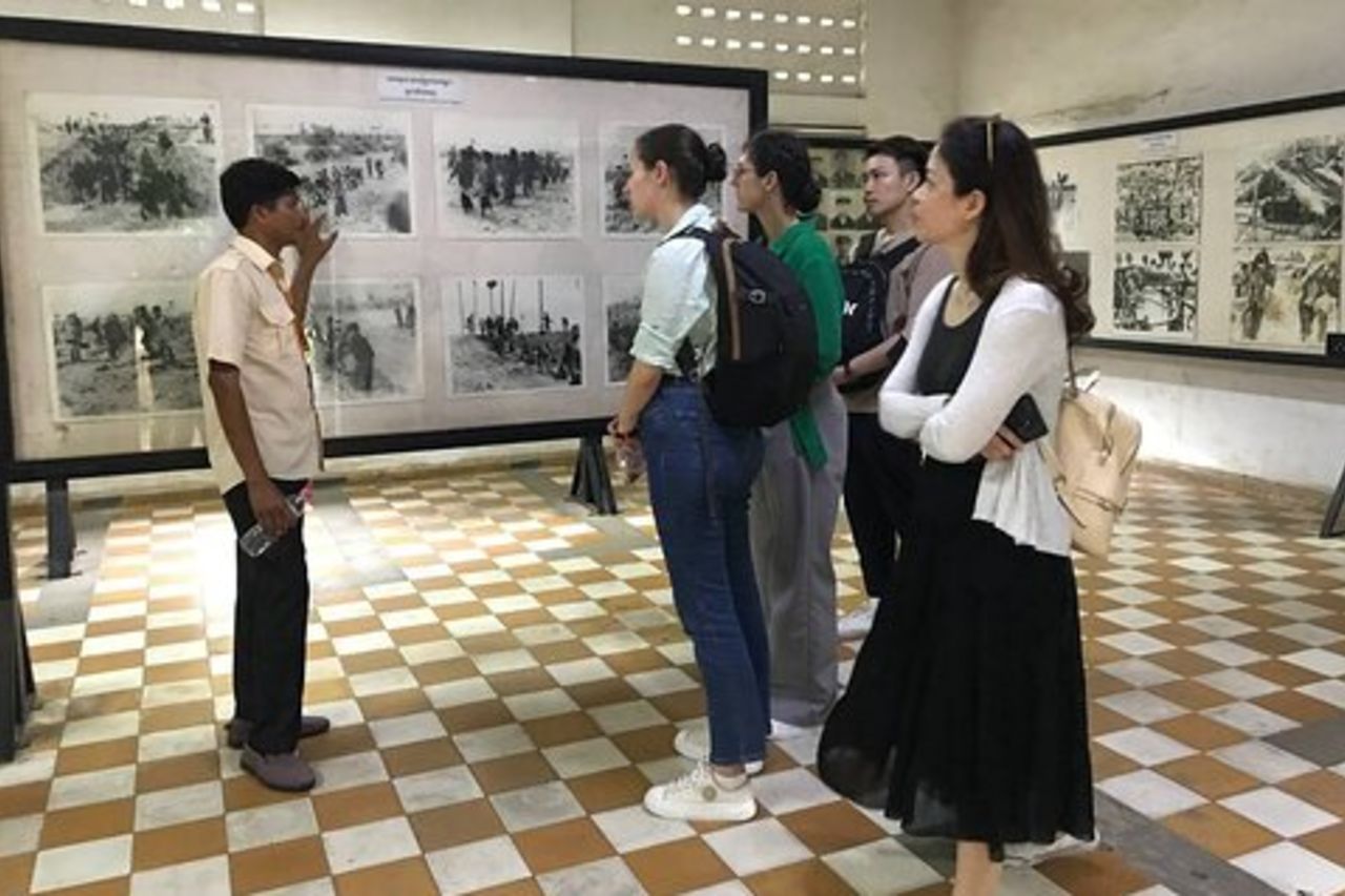 Tour del campo di sterminio e del museo del genocidio di Toul Sleng