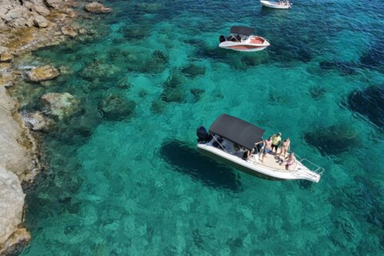 Tour in barca delle grotte blu e verdi da Dubrovnik con spiaggia di Šunj