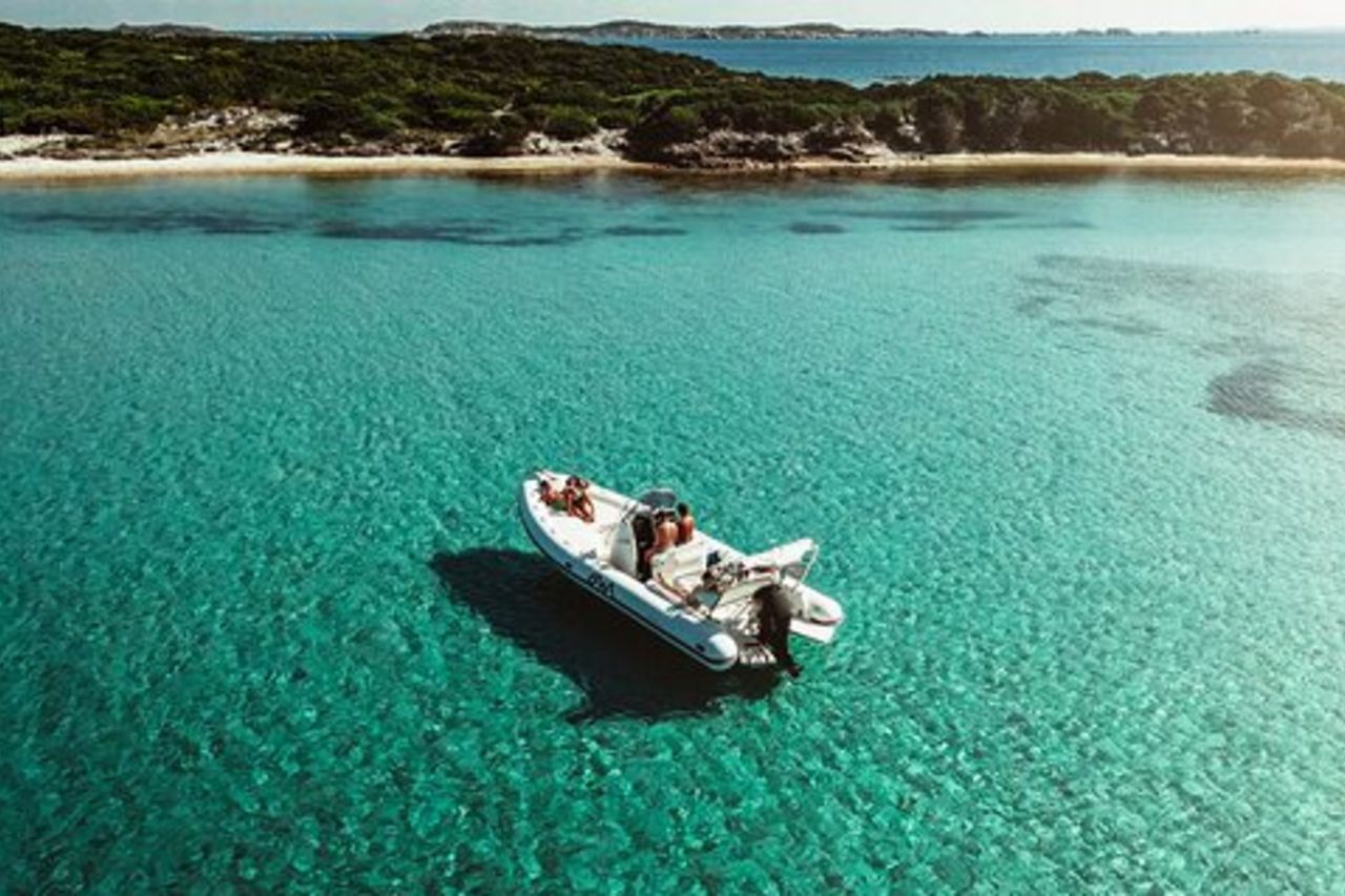 Tour privato arcipelago di La Maddalena con skipper