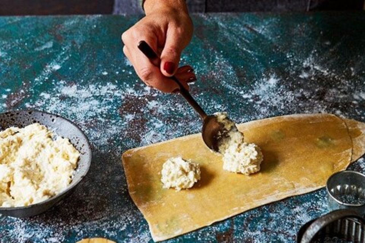 Firenze : Corso di Cucina Pasta con Vino Illimitato