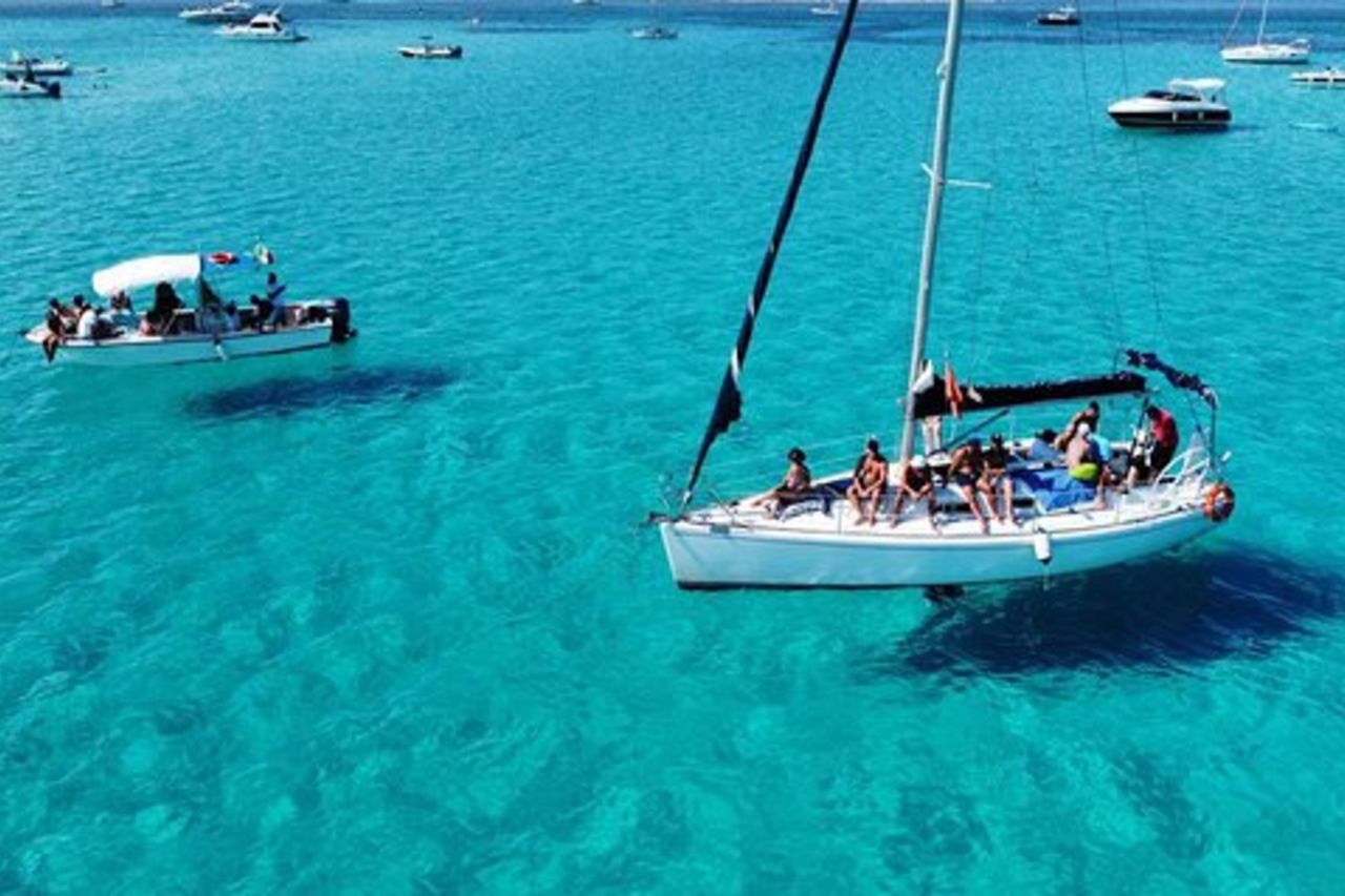 Asinara: Gita in barca a vela nel parco dell'Asinara
