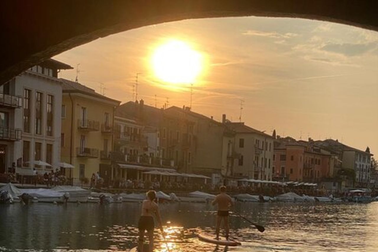 Esperienza in Sup con giro a Peschiera del Garda Lago di Garda