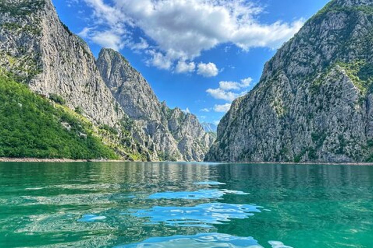 Fiume Shala e lago Komani - Gita di un giorno da Tirana / Durazzo / Scutari