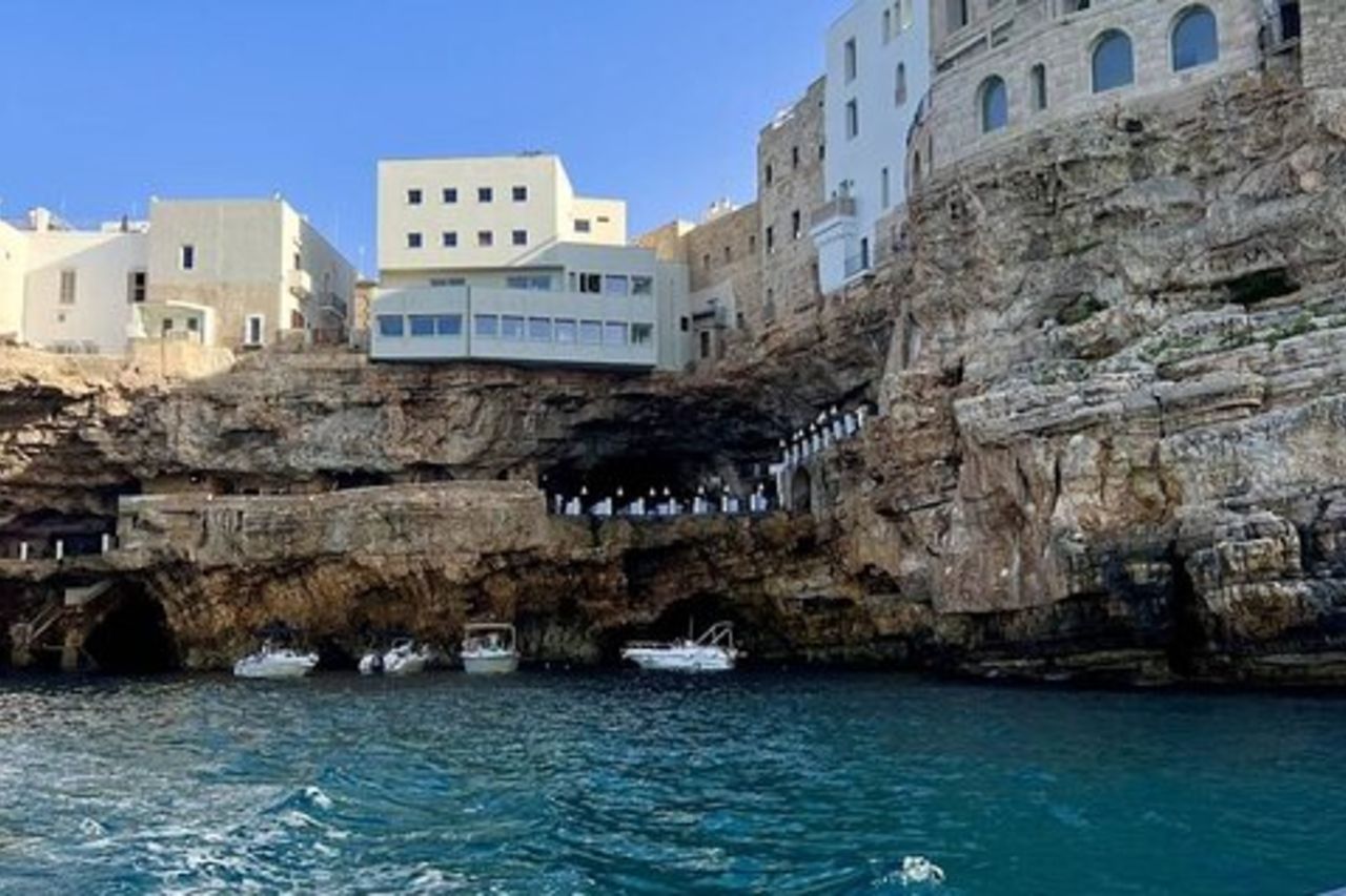 Tour della magnifica costa di Polignano a Mare