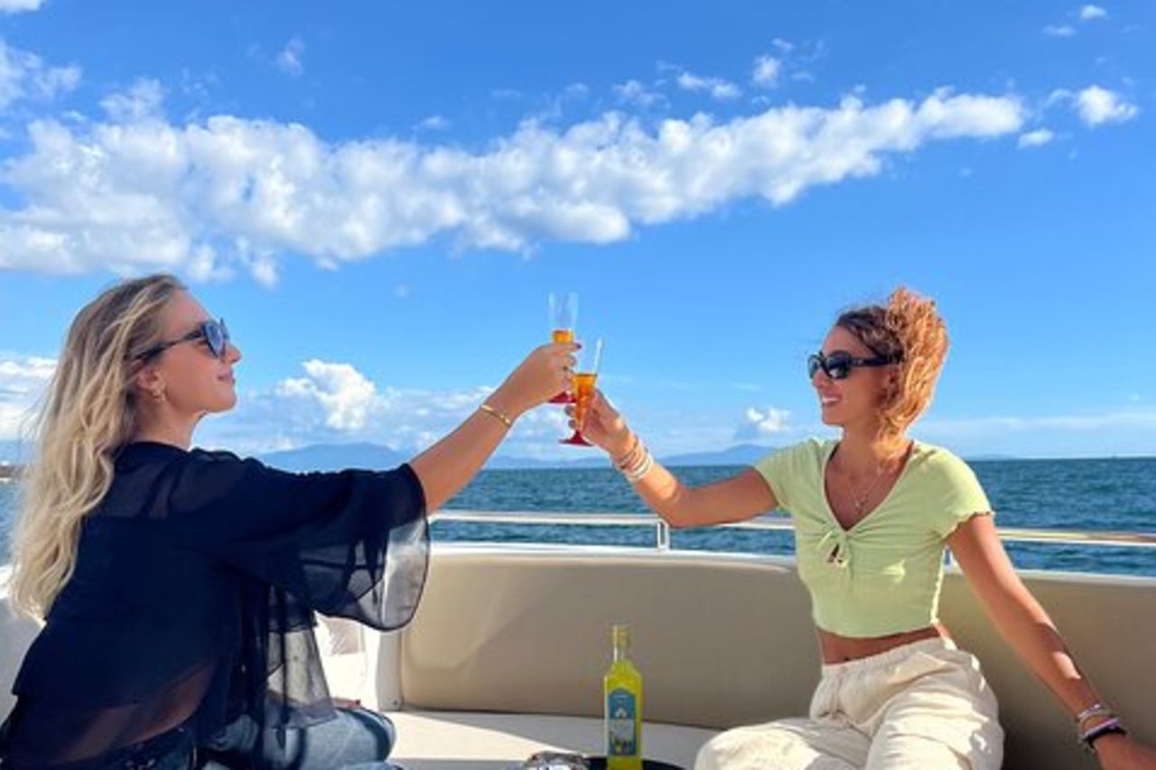 Tour in Barca al Tramonto con Aperitivo nella Costiera Amalfitana