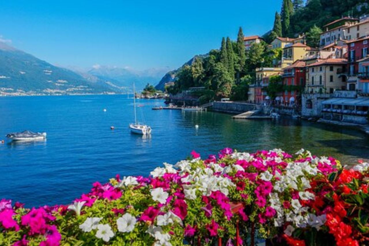 Lago di Como Tour in Barca Condiviso e Aperitivo con Prosecco