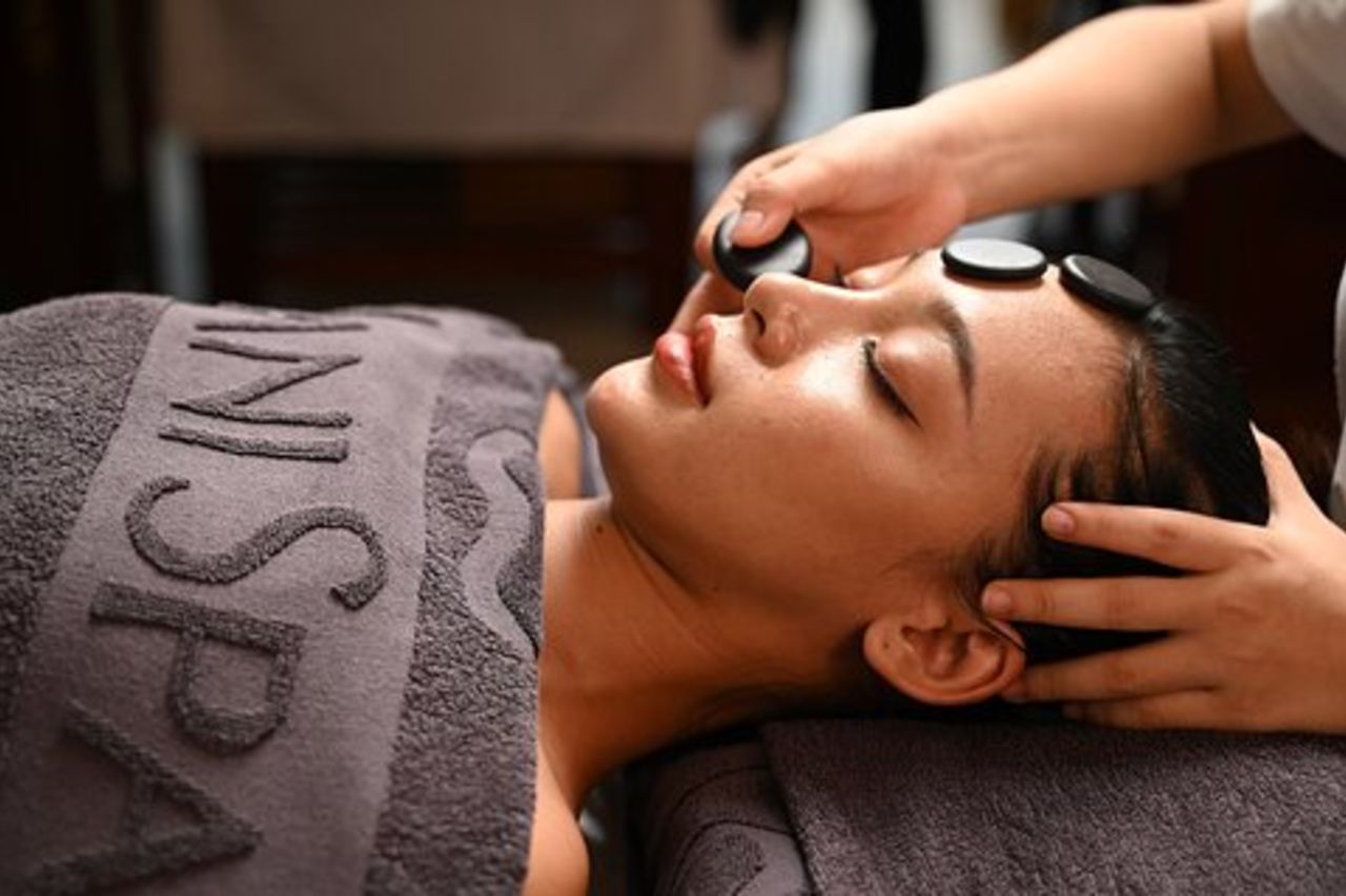 Massaggio della pietra calda per circolazione sanguigna completa del corpo a Da Nang