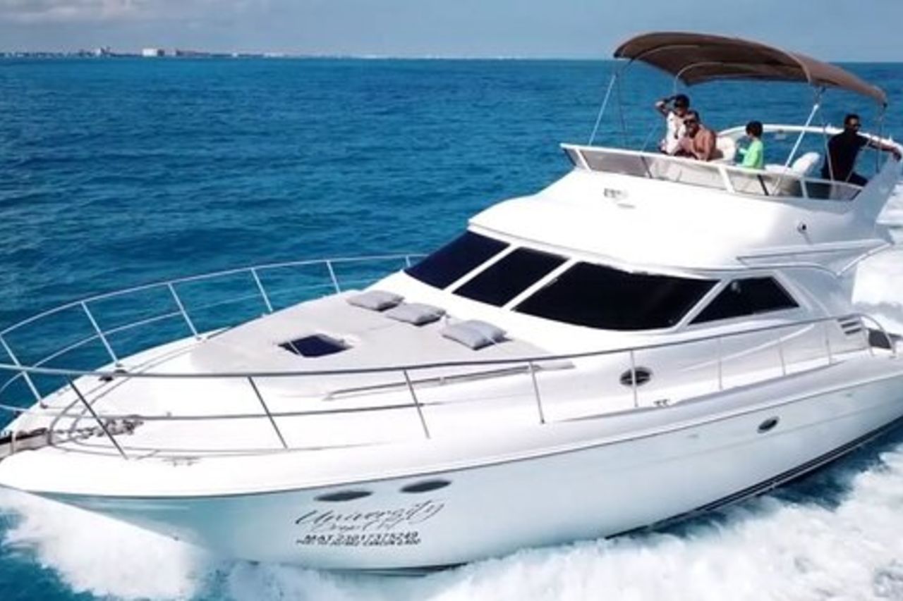 Noleggia uno yacht privato di 46 piedi a Cancun