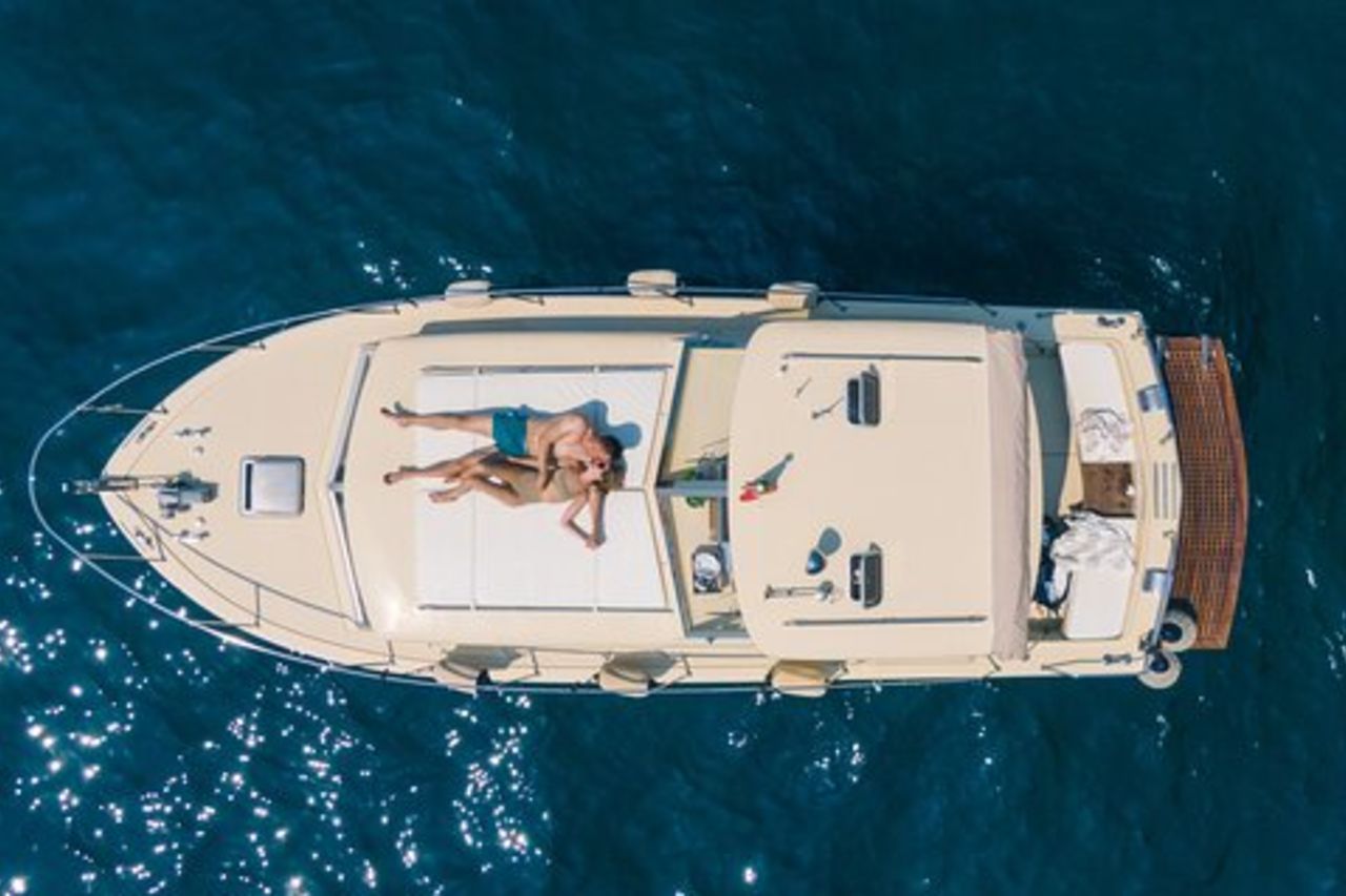 Tour privato in barca lungo la Costiera Amalfitana o Capri