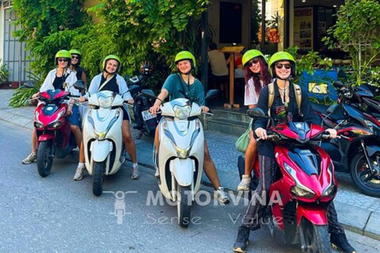 Noleggio di uno scooter da Hue a Hoi An con trasferimento in borsa