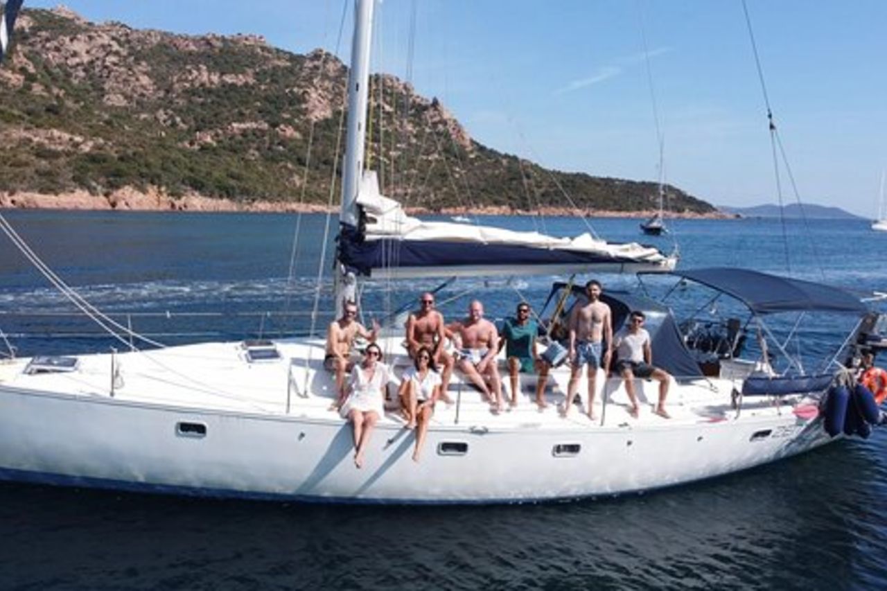 Escursione in barca a vela di 15m con Pranzo incluso ad Alghero