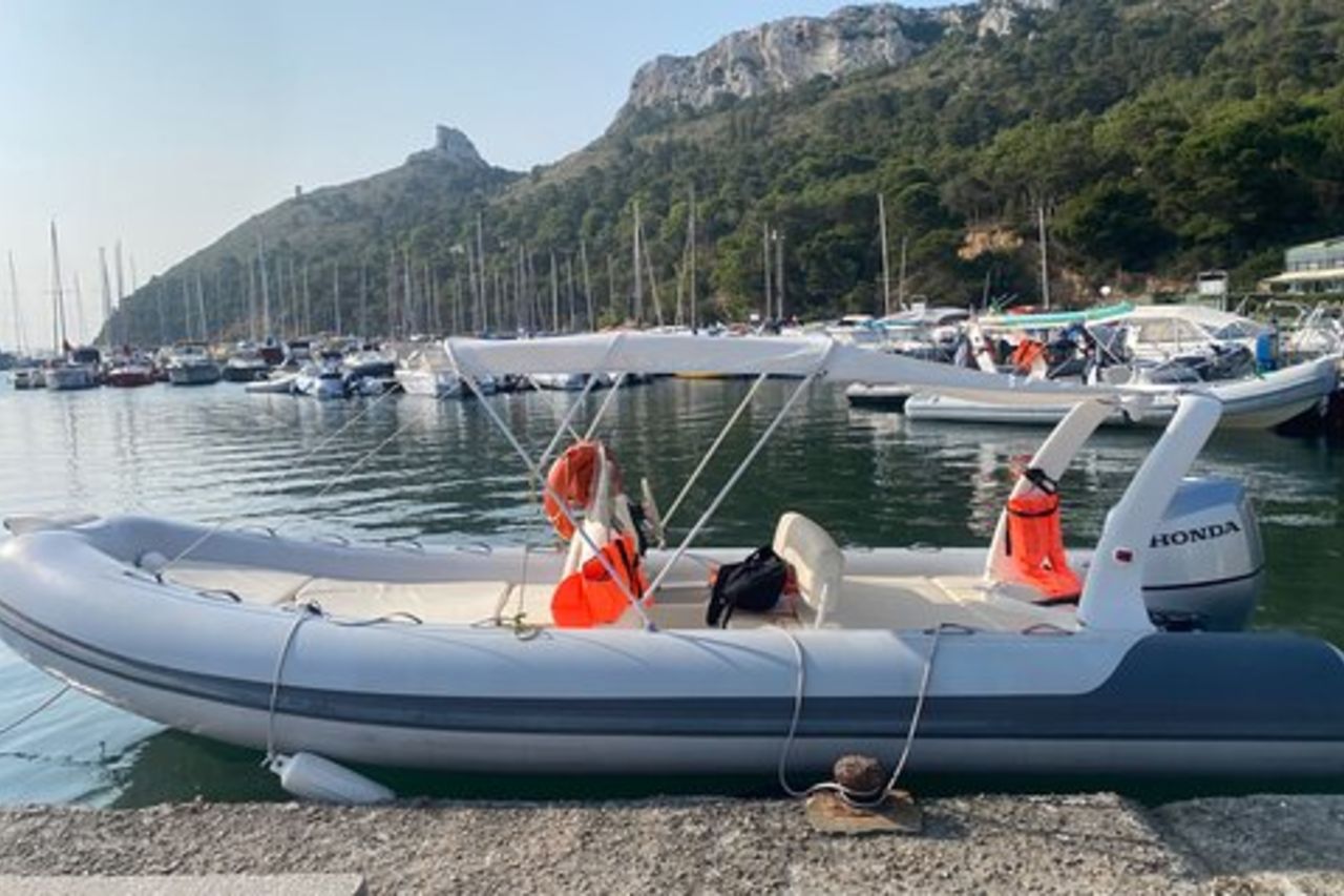 Chiara boat tour in gommone,soste ,snorkeling ,aperitivo incluso