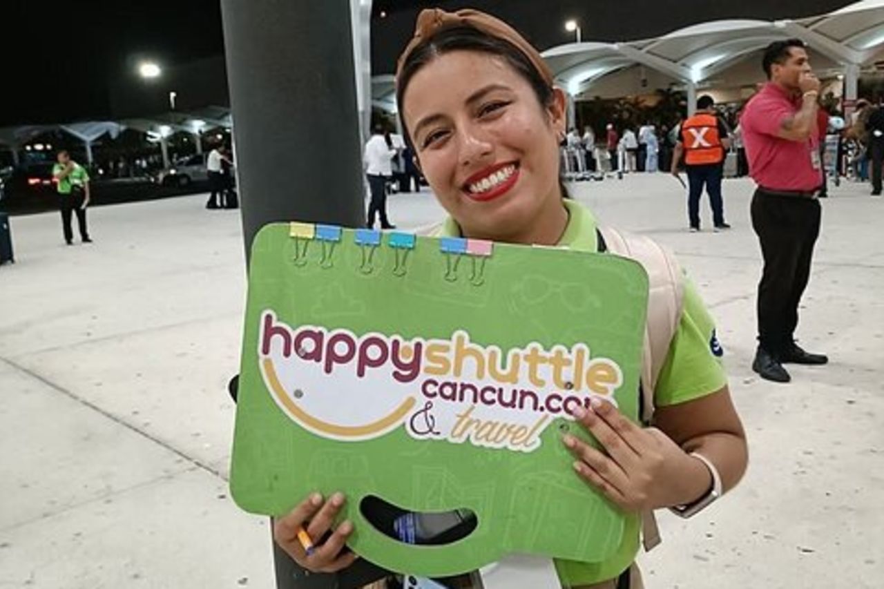 Trasporto privato di andata e ritorno dall'aeroporto di Cancun alla zona degli hotel di Cancun