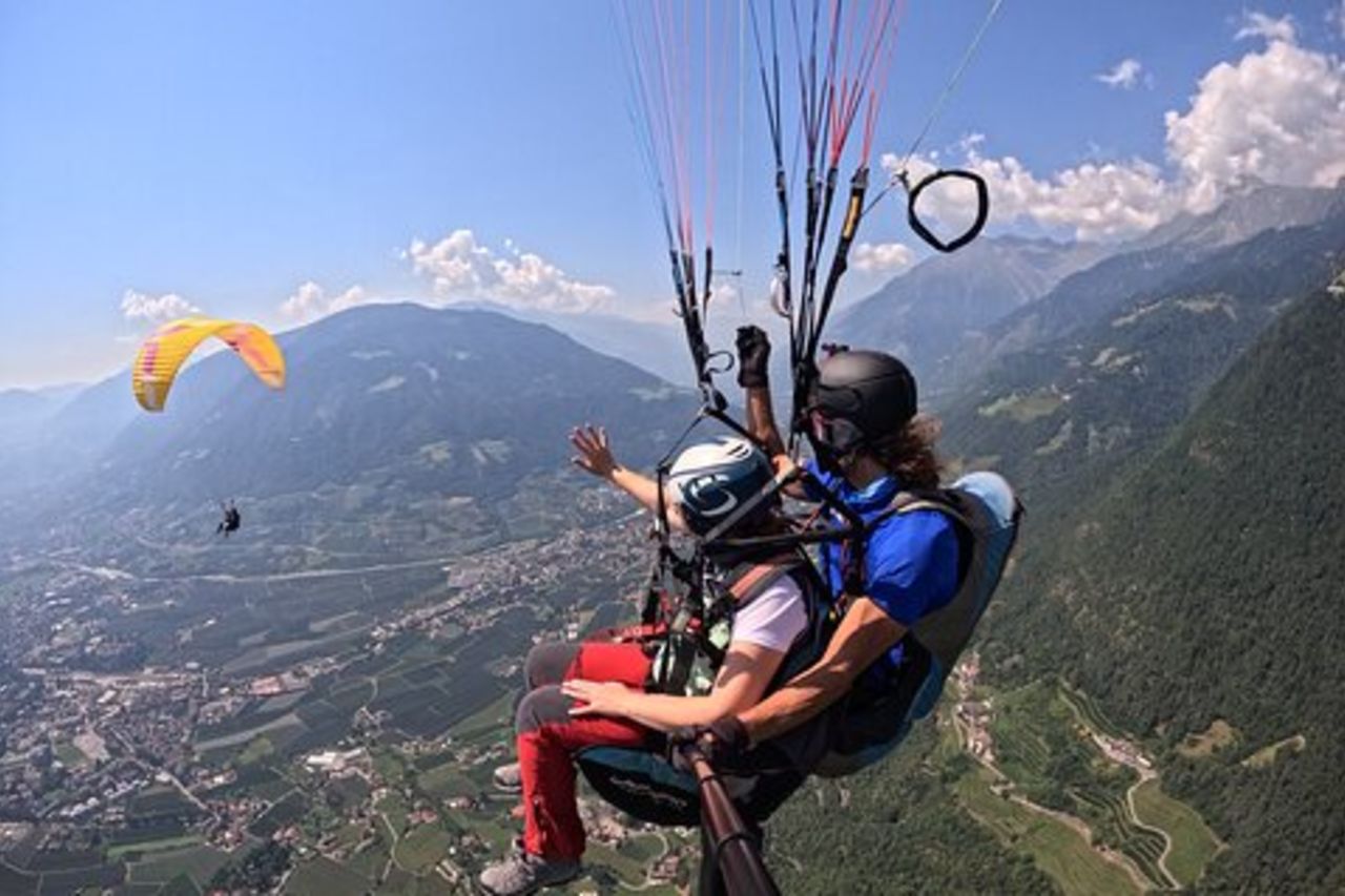 Volo in parapendio tandem a Tirolo, Merano