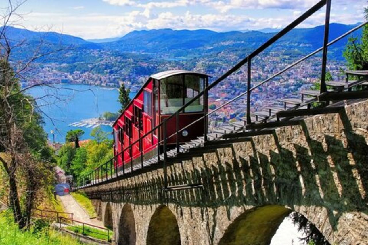 Tour privato a piedi di Lugano con un locale