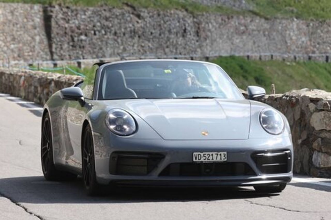 5 paesi Grand Tour alpino in un'auto di lusso