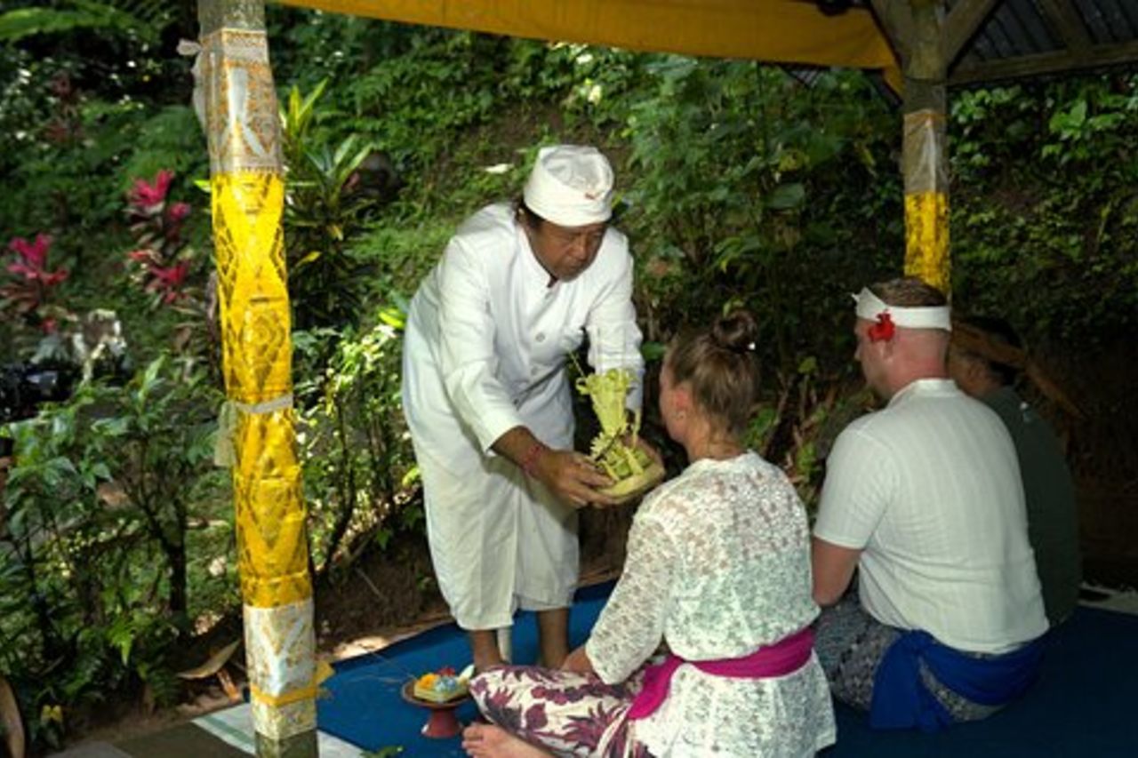 Bali spirituale per i ritardatari - Purificazione e cascata