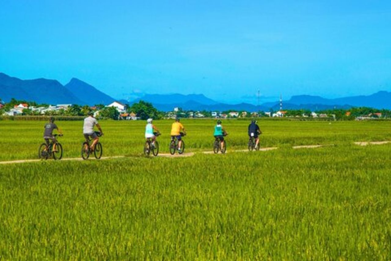 Tour privato in bicicletta di un giorno da Hoi An a mio figlio