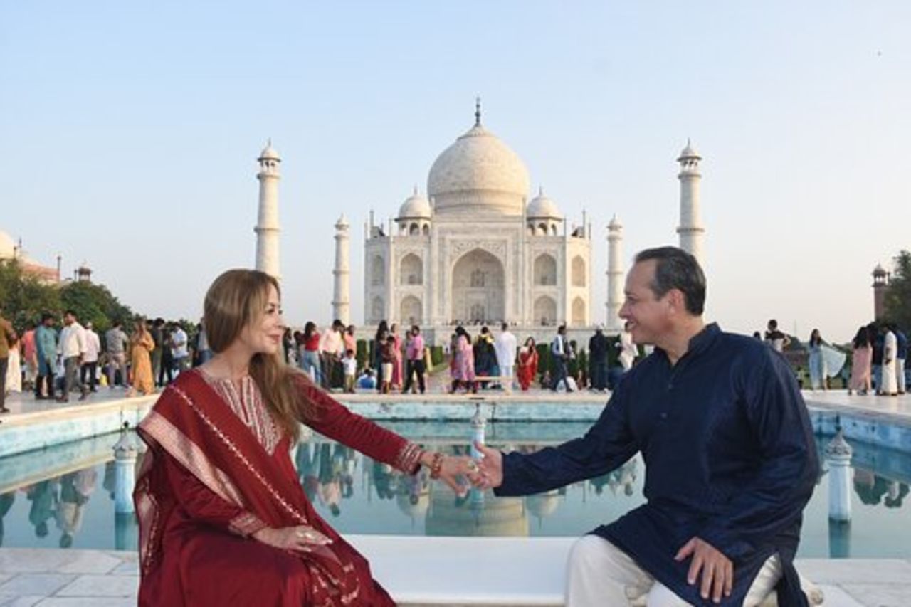 Gita di un giorno all-inclusive a Taj Mahal, Forte di Agra e Baby Taj da Delhi in auto