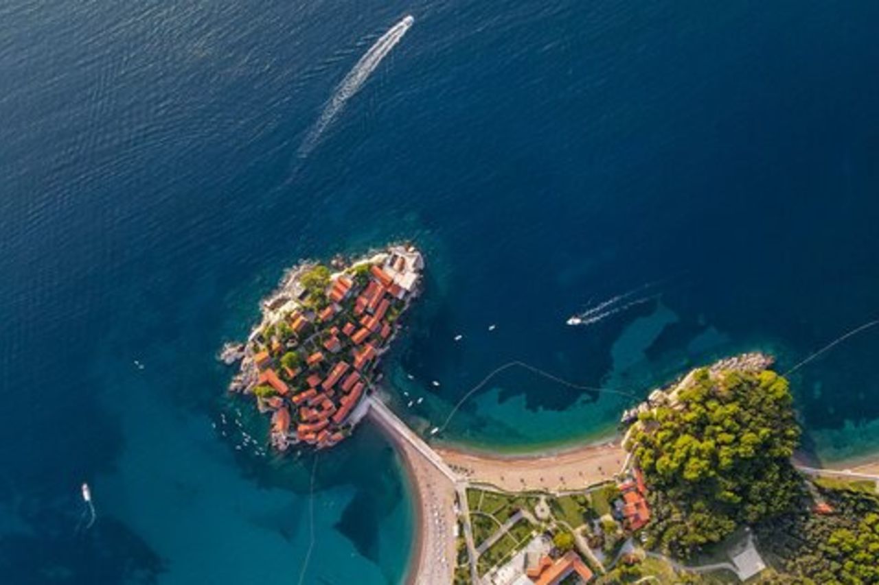 Tirana: tour di un giorno in Montenegro, Budva e Sveti Stefan