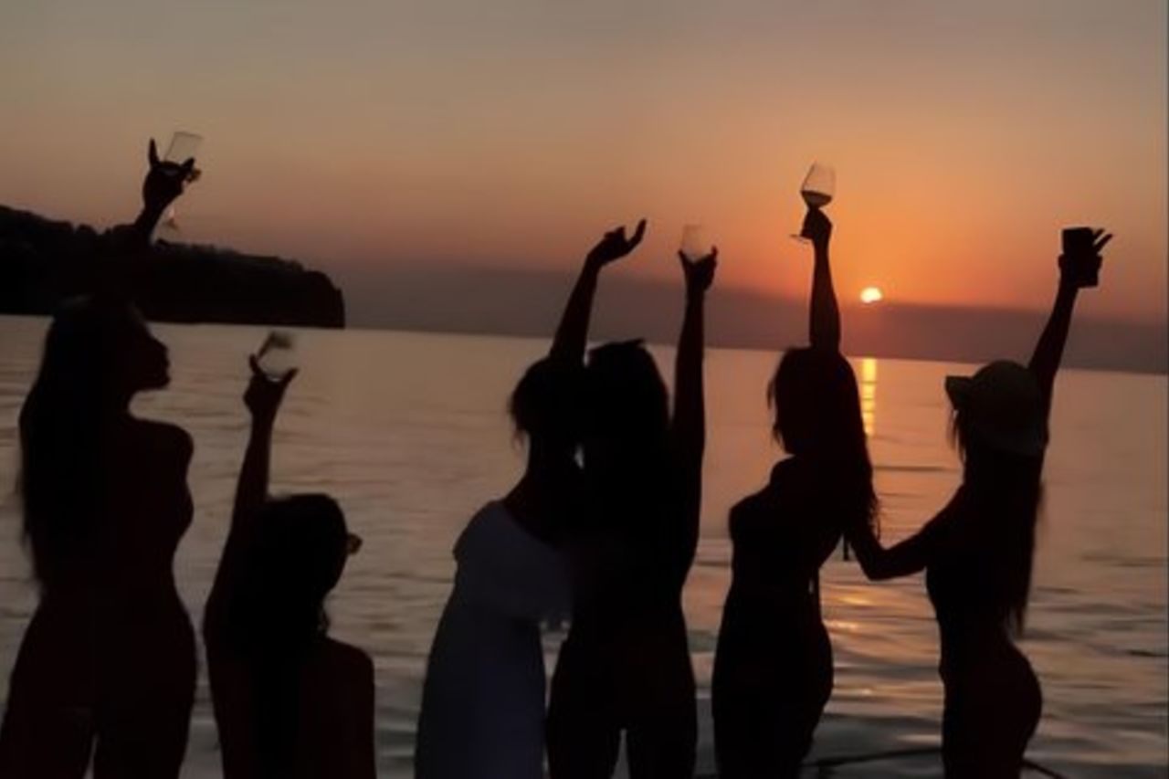 Tour in barca al tramonto nel Gargano con aperitivo e skipper