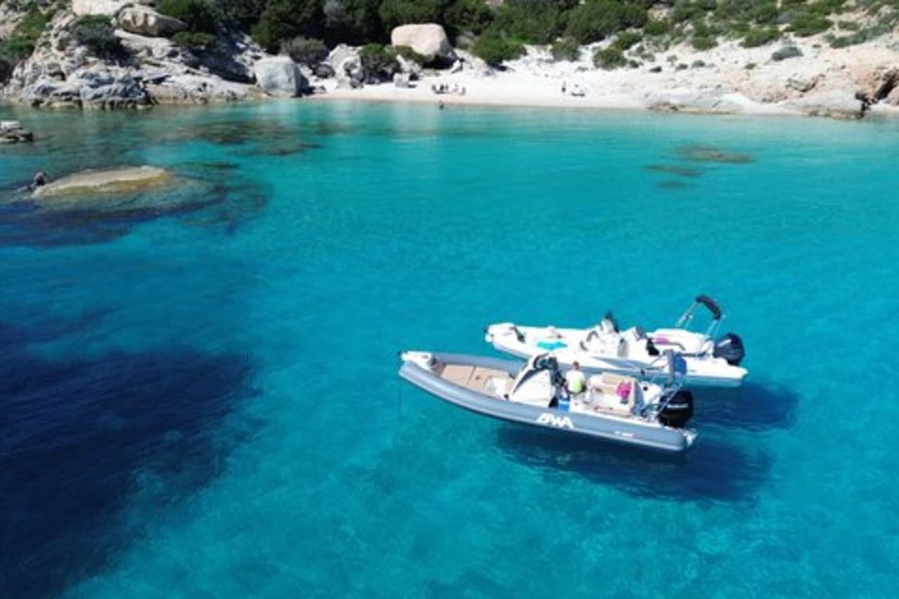 Tour barca Giornata Intera La Maddalena, Caprera, Spargi, Budelli