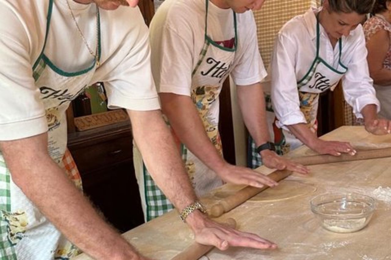 Esperienza di cucina tradizionale in agriturismo a Lucca con pranzo o cena