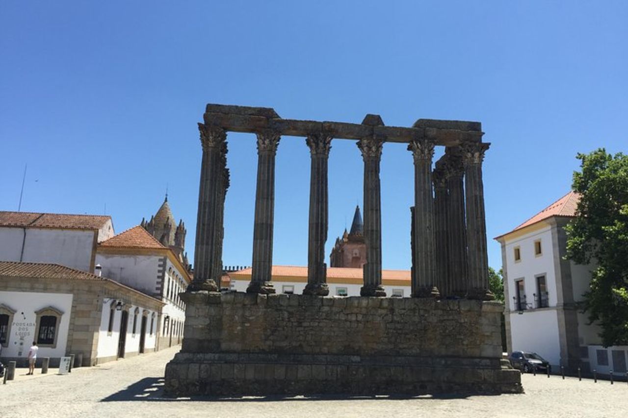 Tour privato di un'intera giornata a Évora e Arraiolos