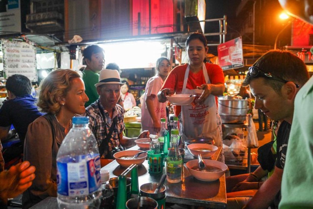 Tour notturno di street food della Chinatown di Bangkok